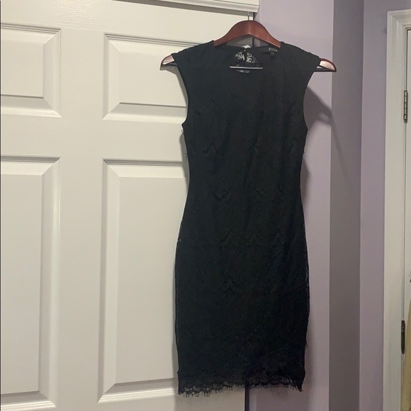 Beautiful black classy dress with open back - Picture 3 of 9